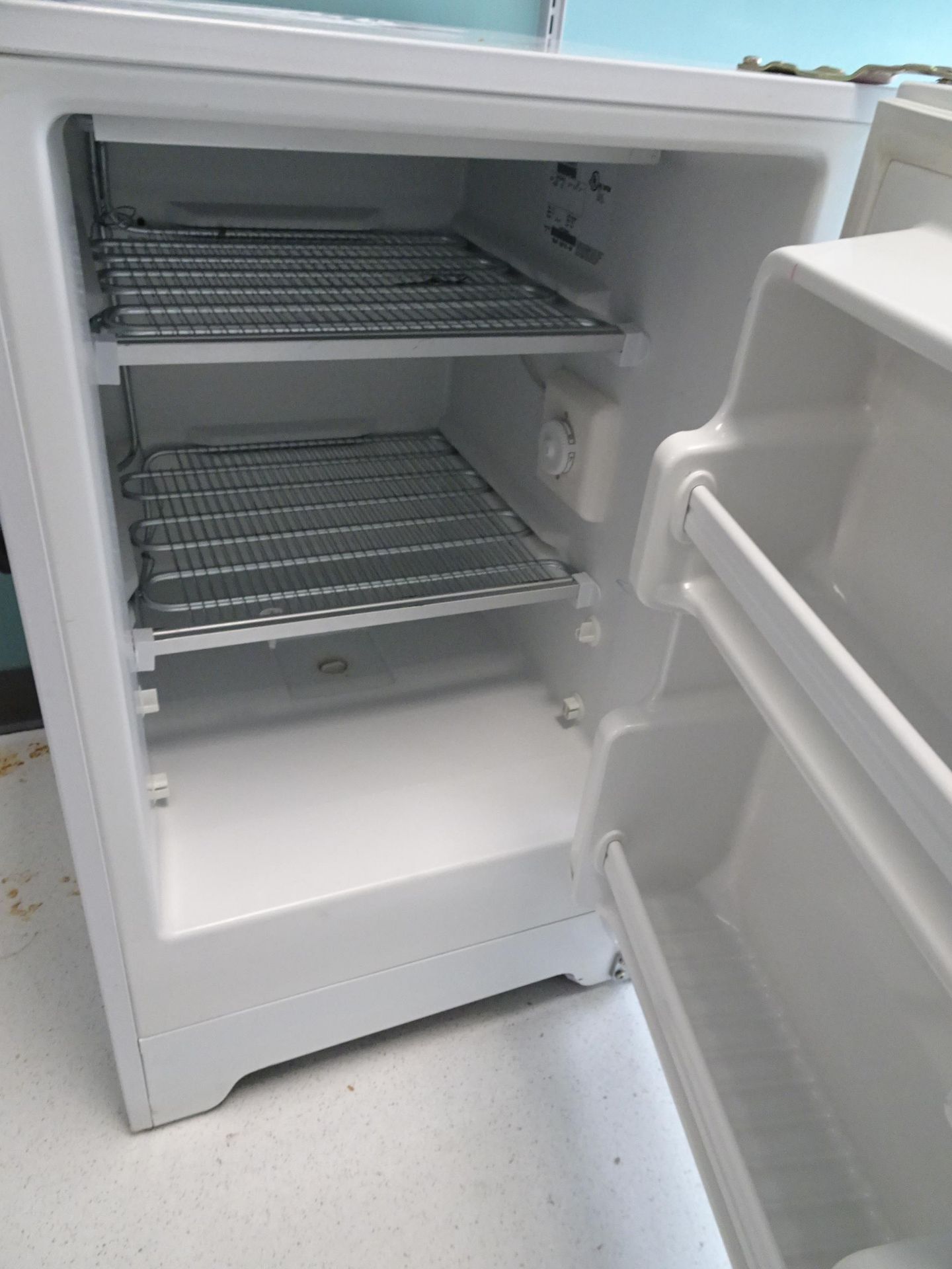 Kendro Laboratory Products Model U2005GA15 Under CabinetRefrigerator / Freezer sn R04N-628718-RN - Image 2 of 5