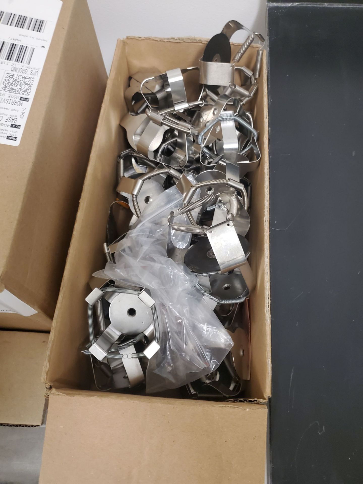 Lot Box of 250mm Shaker Clamps - Image 5 of 8