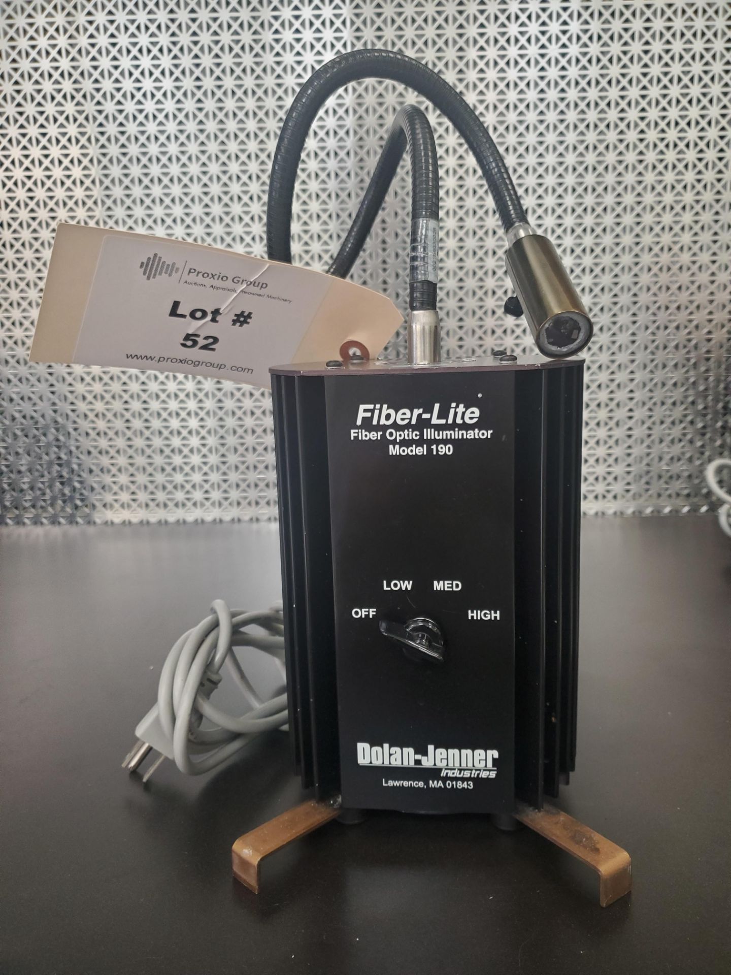 Dolan-Jenner Fiber-Lite Model 190 Fiber Optic Illuminator With Flexible Fiber Illumination Head ( - Image 2 of 2