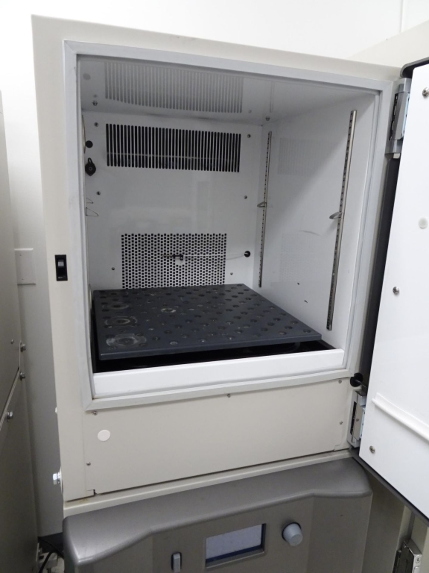 New Brunswick Model Innova 42R Refrigerated Incubator Shaker - Image 3 of 5