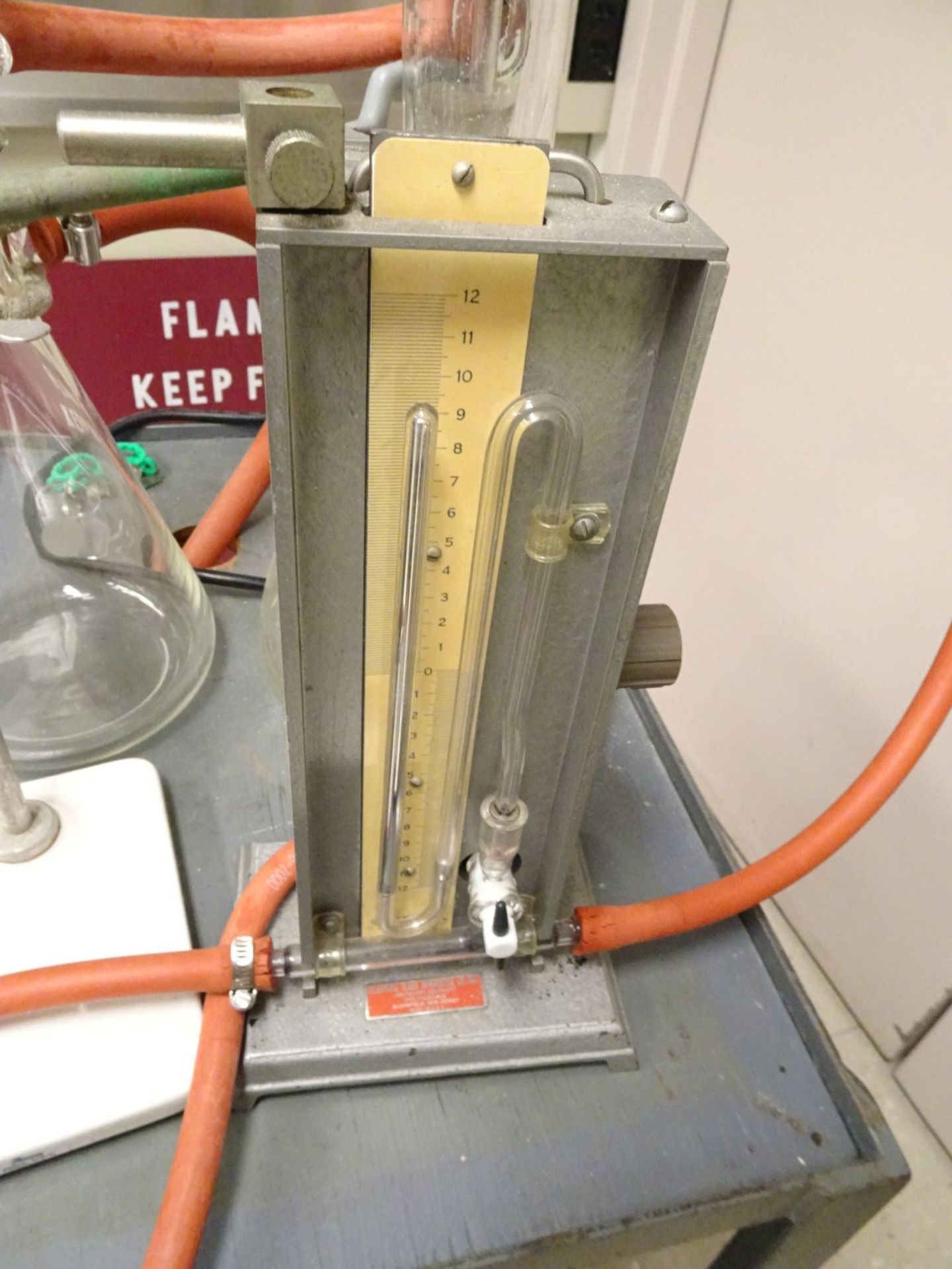 Welch 1405 DuoSeal Vacuum Pump with Glass Apparatus. - Image 7 of 8