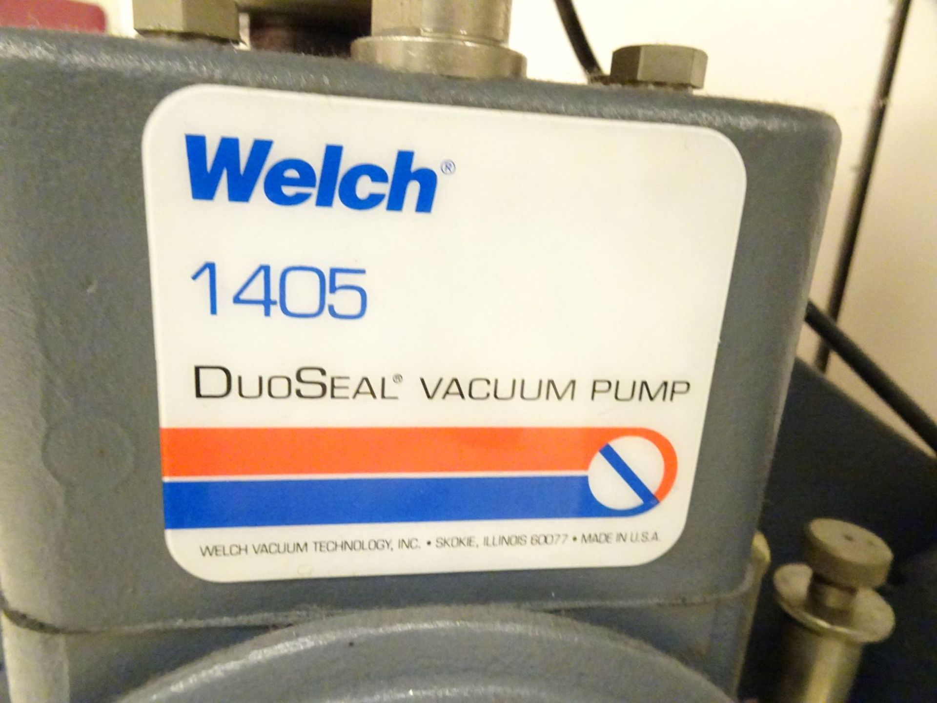 Welch 1405 DuoSeal Vacuum Pump with Glass Apparatus. - Image 5 of 8