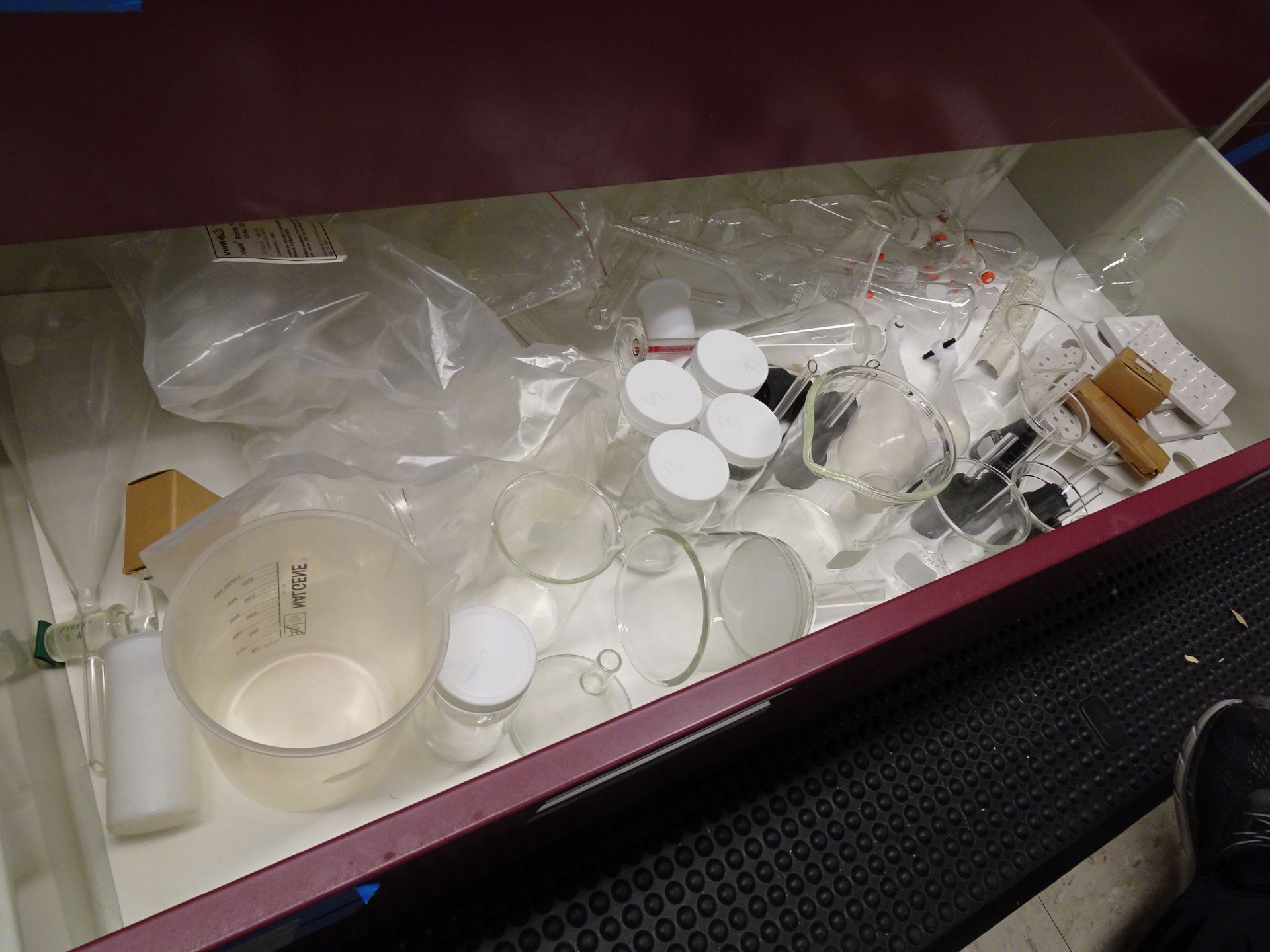 Large Lot of Misc Glassware and Plasticware - Image 11 of 12