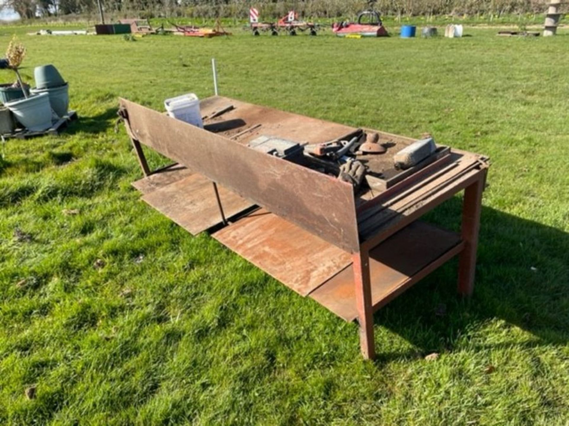 Metal workshop bench