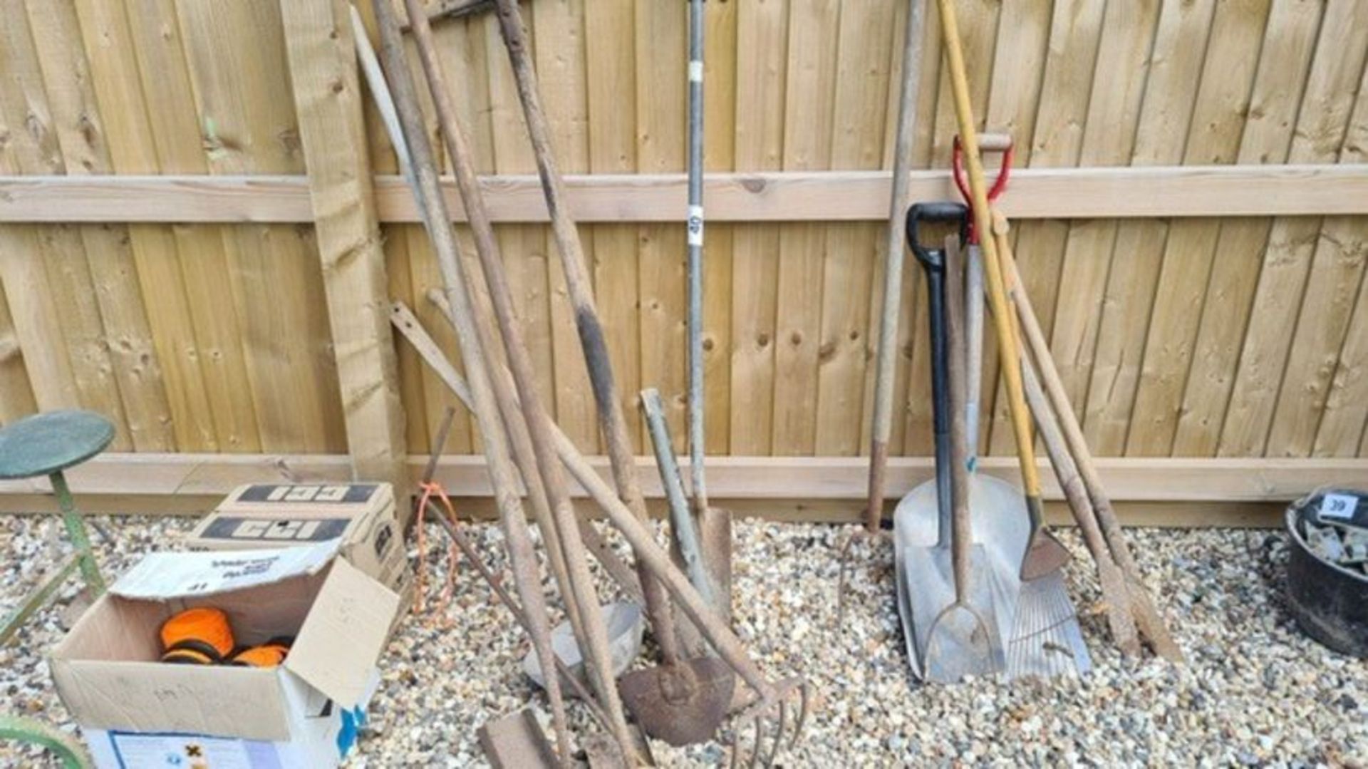 Qty drainage tools, shovels & spades