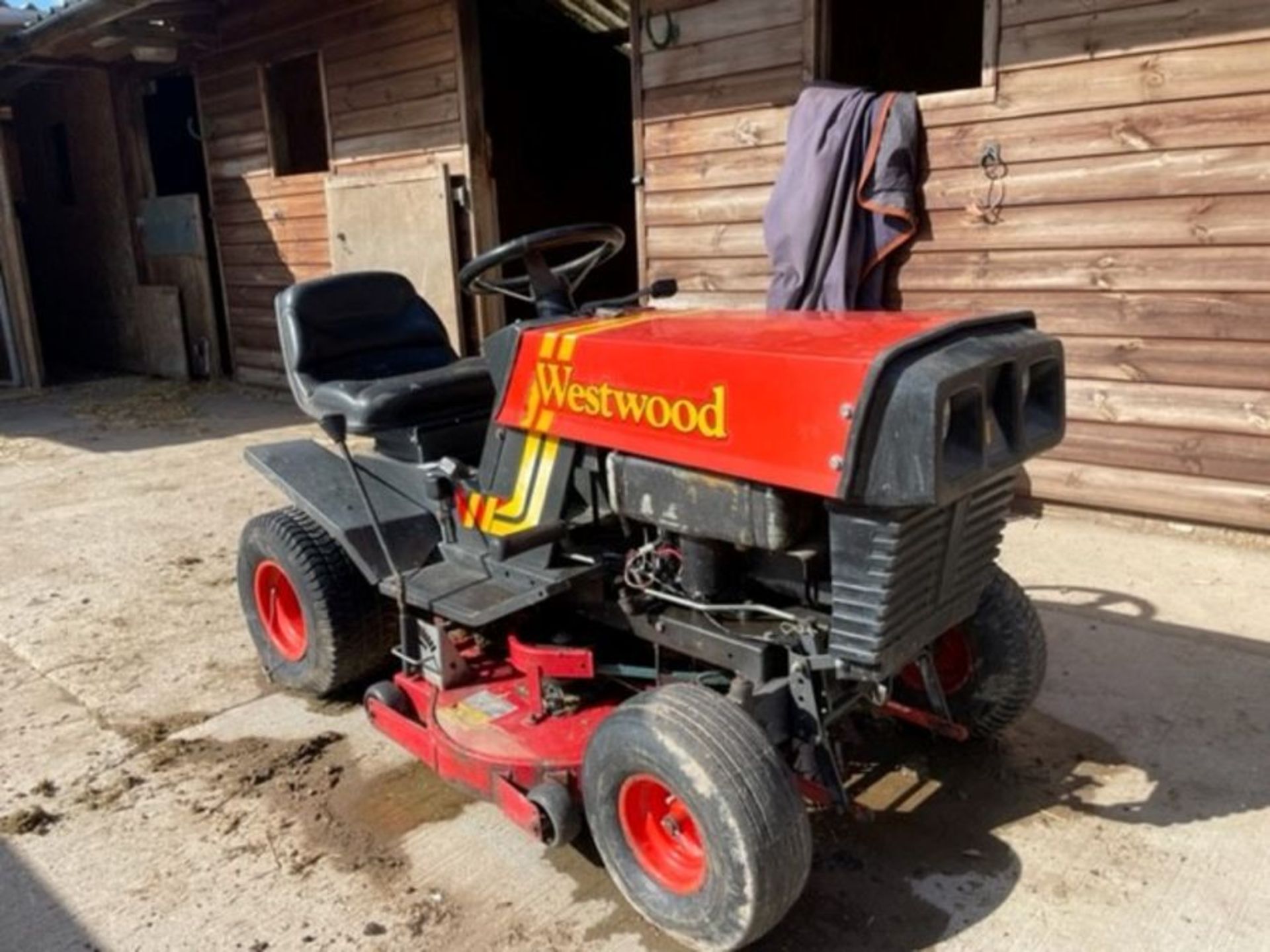 (95) Westwood 36in ride on mower, serial number 001253, key in office - Image 3 of 3