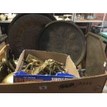 CARTON OF MIXED BRASS & DOOR FURNITURE INCL; TRAYS, DOOR HANDLES ETC