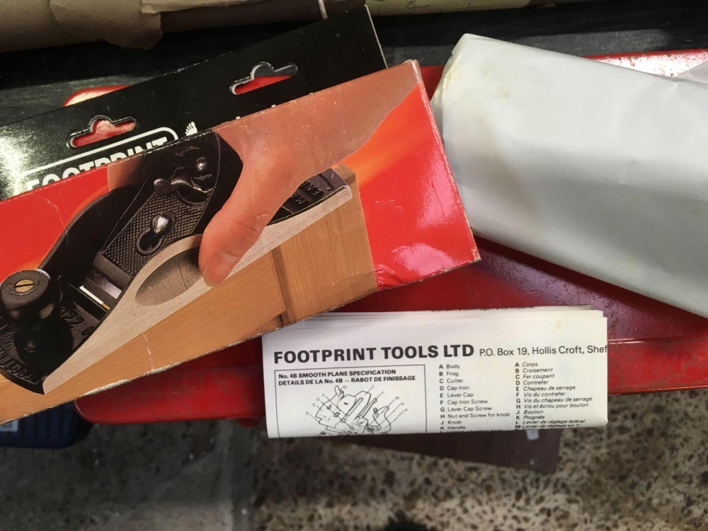 BOX FOOT PRINT BLOCK PLANE & A 39 PIECE 1/4 & 3/8 DRIVE METRIC & SAE SOCKET SET - Image 3 of 3