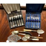 2 X BOXED SETS PLATED CAKE FORKS, CAKE SLICE & 6 X VICTORIAN JAM SPOONS