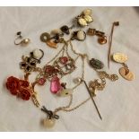 SMALL QTY OF MISC JEWELLERY INCL; APPROX 5.5g OF 9ct GOLD