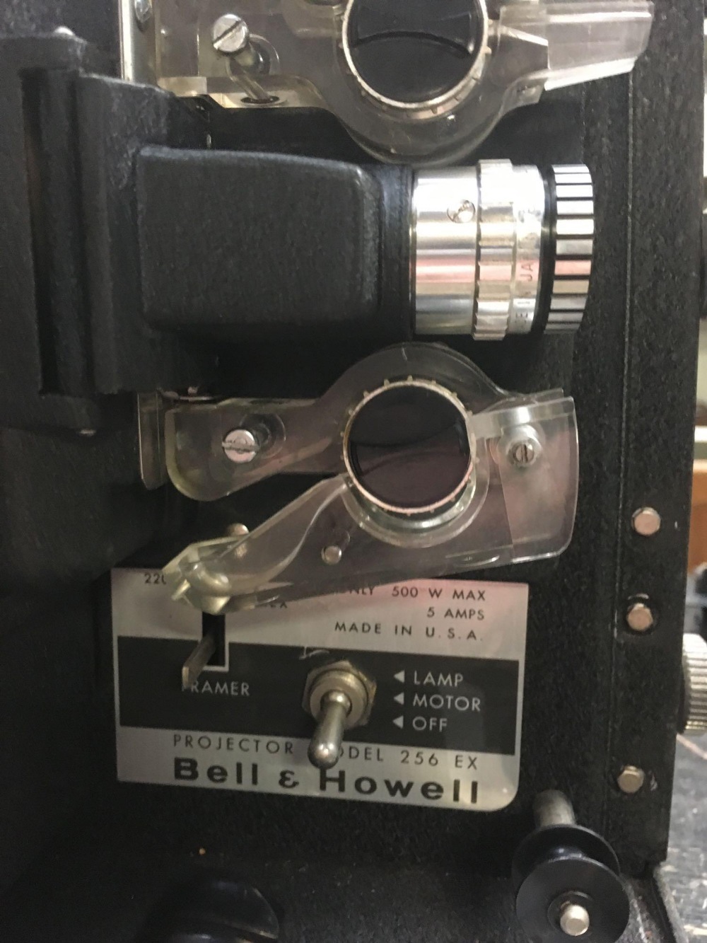 BELL & HOWELL PROJECTOR WITH AUTO LOAD - Image 3 of 4