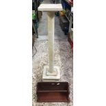 MAHOGANY WALL MOUNTING TILE RACK & A WOODEN PEDESTAL