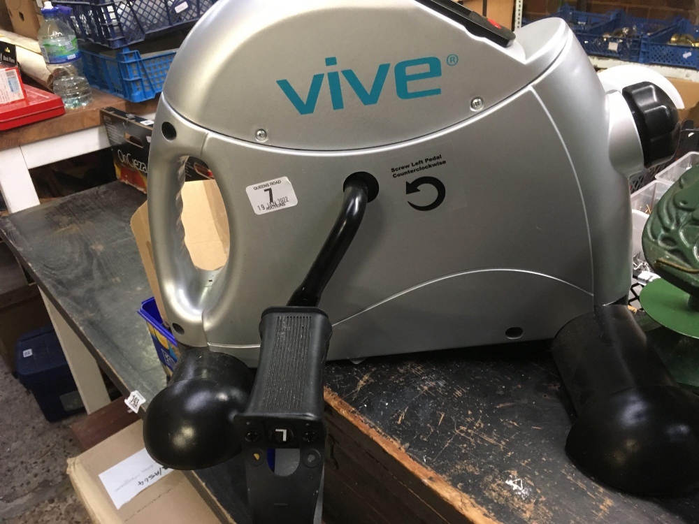 VIVE PEDAL EXERCISE MACHINE, CAST IRON KITCHEN BOOK STAND & PAPER ROLL HOLDER - Image 2 of 4