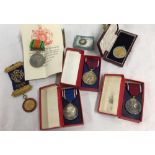 3 CORONATION MEDALS, 1 FOR QUEEN ELIZABETH, 1937 GEORGE VI & A 1910 / 1935 JUBILEE MEDAL & 39/45