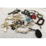 BAG OF COSTUME JEWELLERY