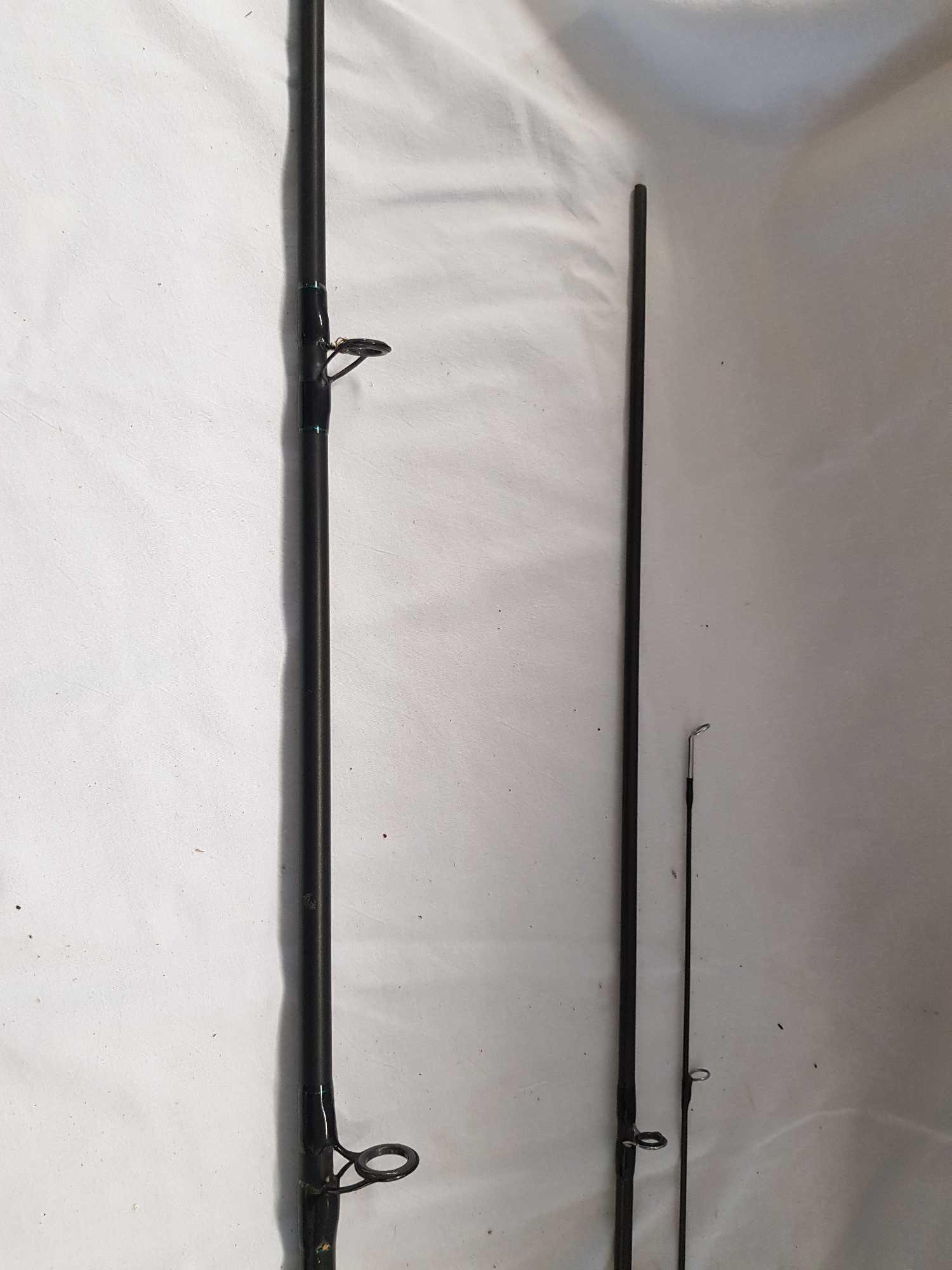 ABU GARCIA EQUALISER 2.10M 2 PIECE BOAT ROD & SHAKESPEAR ODYSSEY FLY ROD 5ft 6'' 2 PIECE 4-5wt - Image 4 of 5