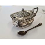 A VICTORIAN SILVER MUSTARD POT WITH B.G.L, B'HAM 1899