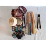 TUB OF VARIOUS METAL / PLASTIC BANGLES, NAPKIN RINGS & FANS