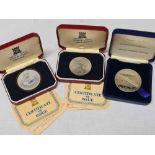 PUB JOY MINT SILVER COMMEMORATIVE CROWN & 2 QEII MEDALS