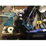 CARTON OF MISC HAND TOOLS INCL: PART SWIVEL LAMP & A CARTON OF HAND TOOLS INCL; HAND LAMP & DRILL