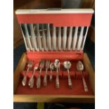 BOXED FISH SERVER KNIFE & FORK, TABLE MATS, CUTLERY BOX & CUTLERY