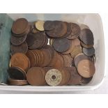 TUB WITH QTY OF MAINLY UK COPPER COINAGE WITH ADDITIONAL FOREIGN COINS