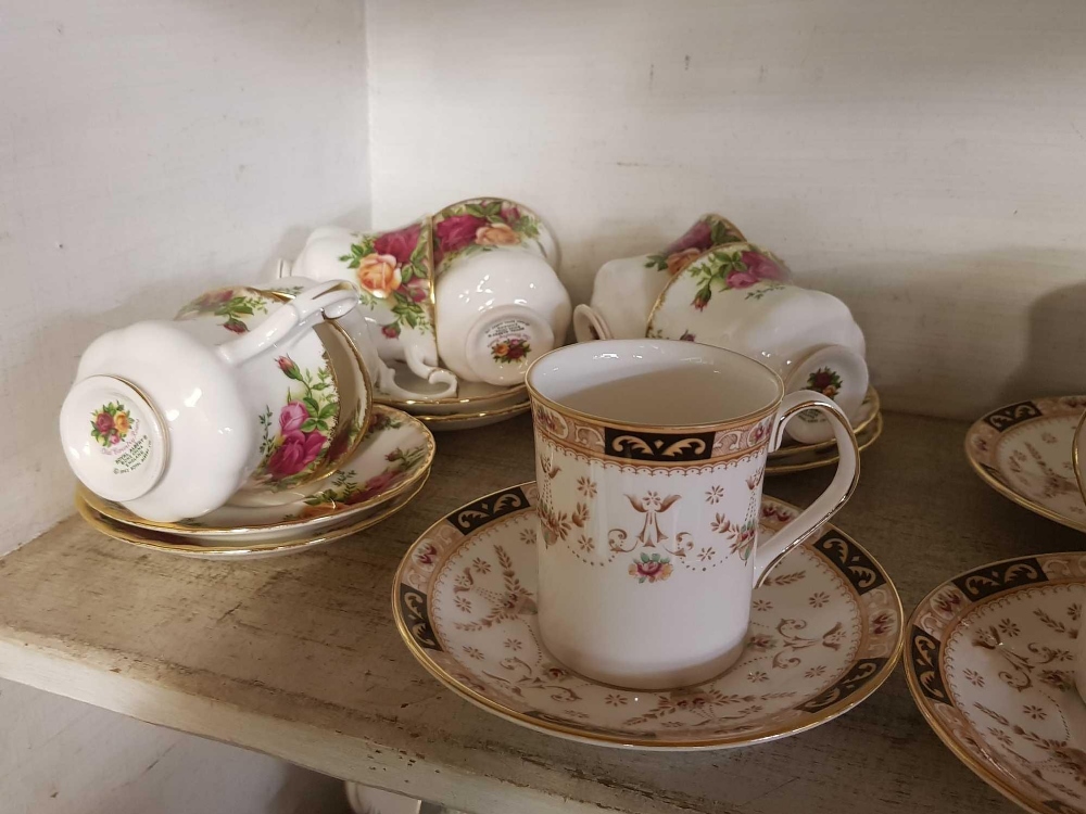 ELIZABETHAN COFFEE CANISTERS & SAUCERS & OLD COUNTRY ROSES ROYAL ALBERT CUPS & SAUCERS - Image 2 of 3