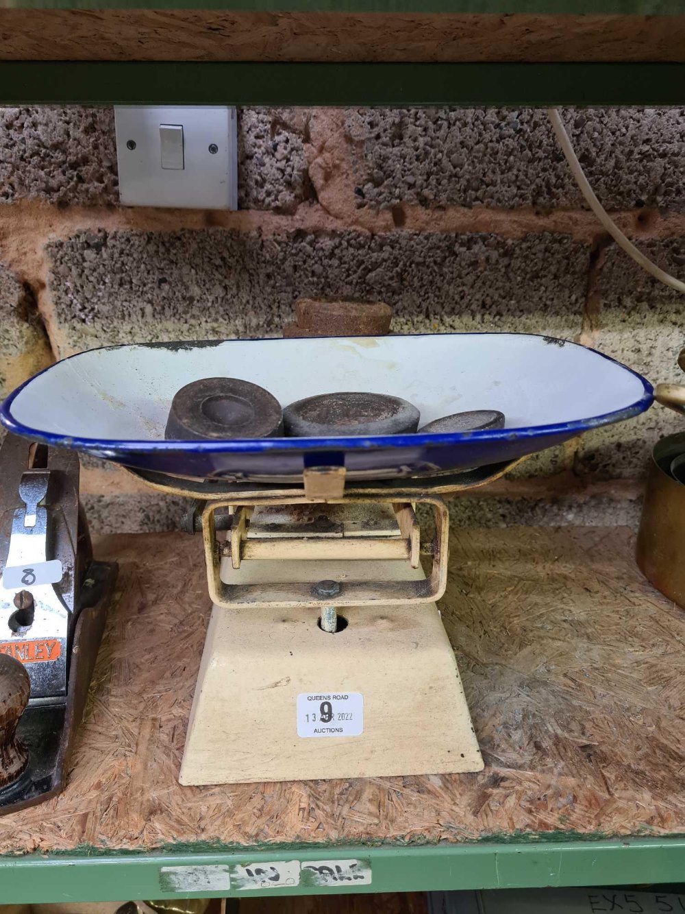 PAIR OF VINTAGE KITCHEN SCALES WITH WEIGHTS