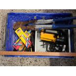 CARTON OF TOOLS INCL; BOLT CROPPERS BY RECORD, SPOT LIGHT & VARIOUS HAND TOOLS