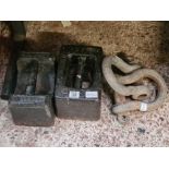 2 X 56LB POTATO WEIGHTS & 2 X 12 TON SHACKLES