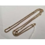A 9ct GOLD FLAT CURB LINK NECKLACE, 20'' LONG