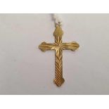 A 9ct GOLD ENGRAVED CROSS