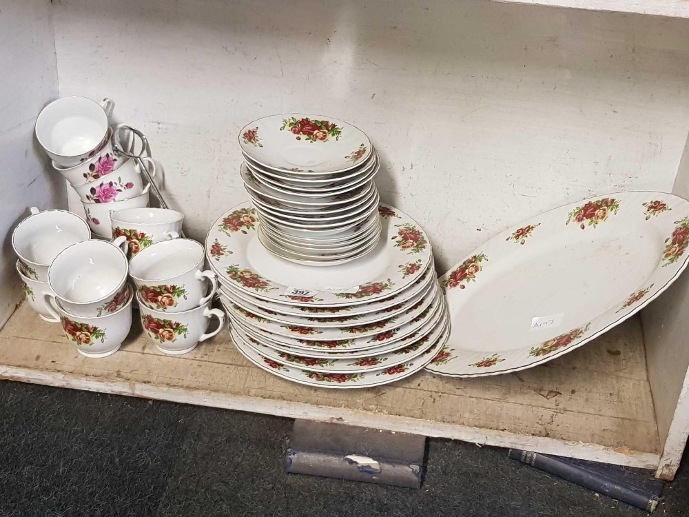 ENGLISH ROSE PATTERNED PART DINNER SERVICE