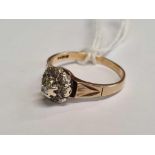18ct SOLITAIRE DIAMOND CLUSTER RING (MARKED B)