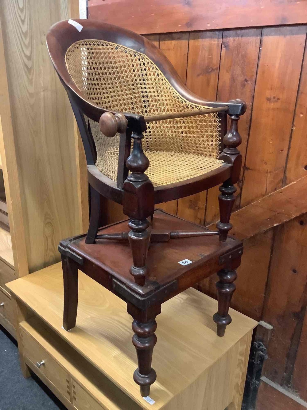 VICTORIAN MAHOGANY METAMORPHIC CHILD'S HIGH CHAIR / TABLE WITH BERGERE STYLE SEATING - Image 4 of 5