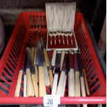 CARTON OF BONE & PLASTIC HANDLED TABLE KNIVES & BOX SET OF COFFEE SPOONS