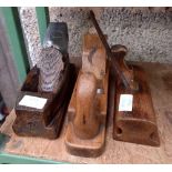 2 VINTAGE WOODEN BLOCK PLANE'S & A WOODEN VINTAGE GROOVING PLANE