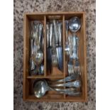 CUTLERY BOX OF KING'S PATTERN PLATED CUTLERY