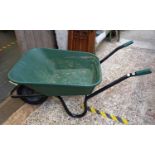 METAL & PLASTIC WHEEL BARROW WITH PNEUMATIC WHEEL