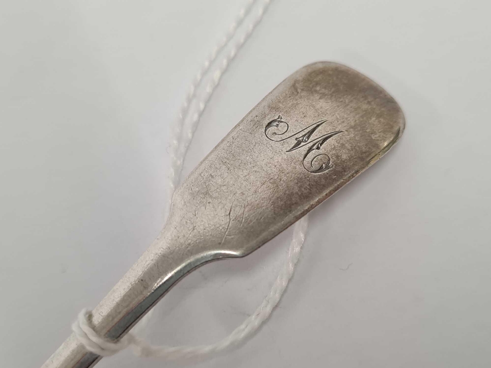 AN EARLY VICTORIAN SILVER EGG SPOON WITH GILT BOWL, 1846 - Image 2 of 5
