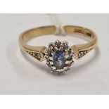 A GOOD SAPPHIRE & DIAMOND CLUSTER RING SET IN 9ct, SIZE 'M'