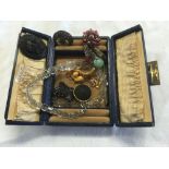 SMALL JEWEL BOX WITH MISC BROOCHES & GLASS NECKLACE