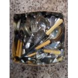 TIN CONTAINING MISC CUTLERY