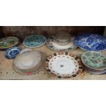 SHELF WITH MISC PLATES, BLUE & WHITE BOWL & AN IRIDESCENT BOWL