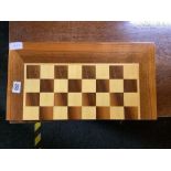 INLAID FRUIT WOOD CHESS BOARD & BACK GAMMON BOX WITH DRAUGHTS & INSTRUCTIONS