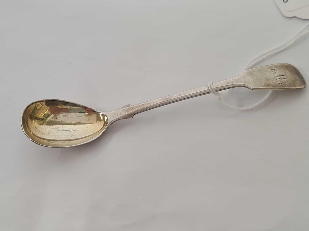 AN EARLY VICTORIAN SILVER EGG SPOON WITH GILT BOWL, 1846