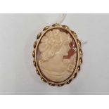 A 9ct OVAL SHELL CAMEO BROOCH PENDANT CARVED WITH LADIES HEAD