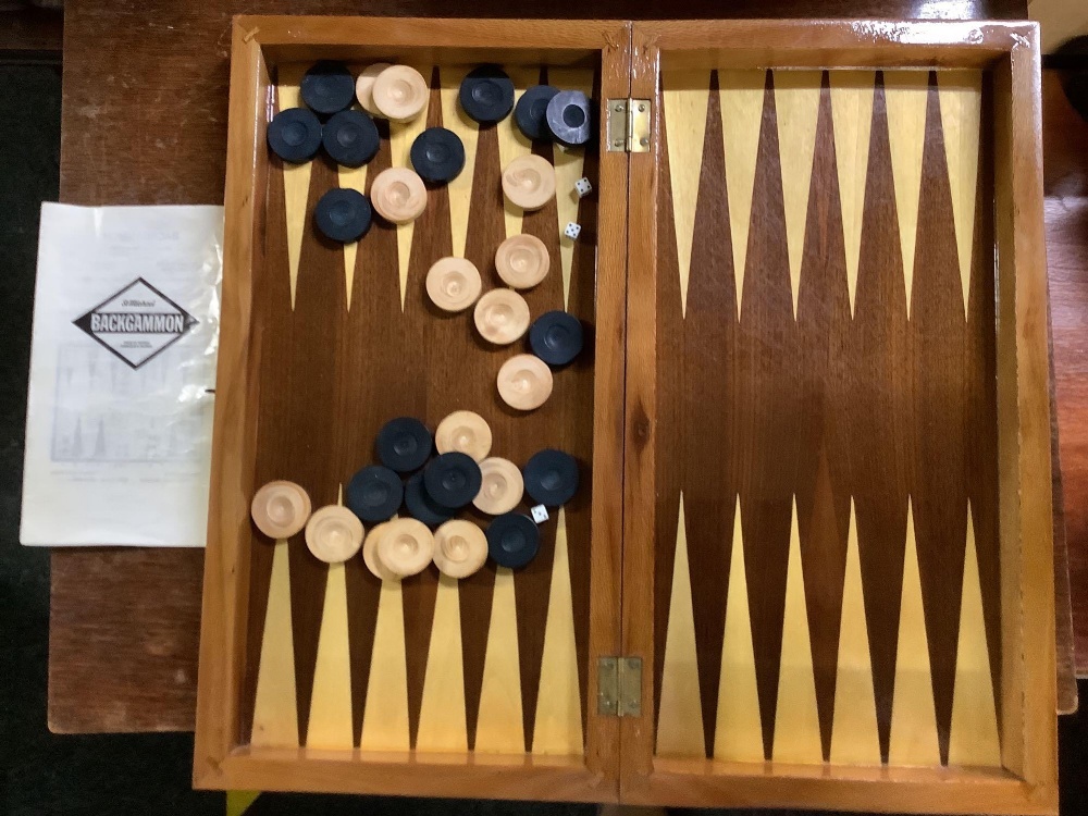 INLAID FRUIT WOOD CHESS BOARD & BACK GAMMON BOX WITH DRAUGHTS & INSTRUCTIONS - Image 2 of 2