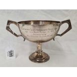 SMALL 2 HANDLED SILVER PRESENTATION CUP WITH INSCRIPTION, BIRMINGHAM 1925, APPROX 220g