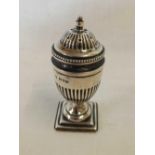 A VICTORIAN CHESTER SILVER PEPPER 1898